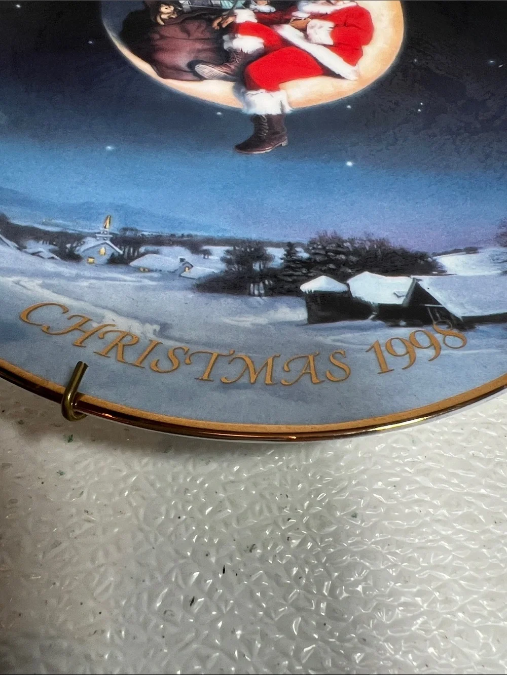 Limited Edition Christmas 1998 Decorative Holiday Plate - Santa Moon Scene